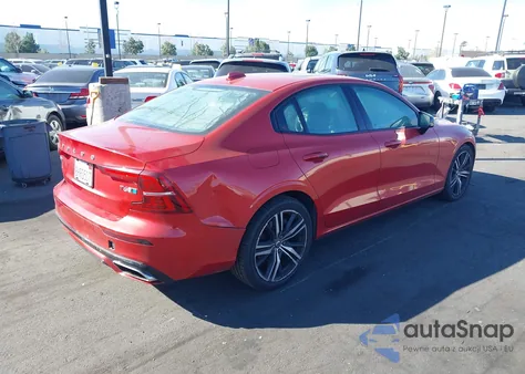 2019 Volvo S60 T6 R-Design z USA, uszkodzony, nr VIN 7JRA22TM1KG003476